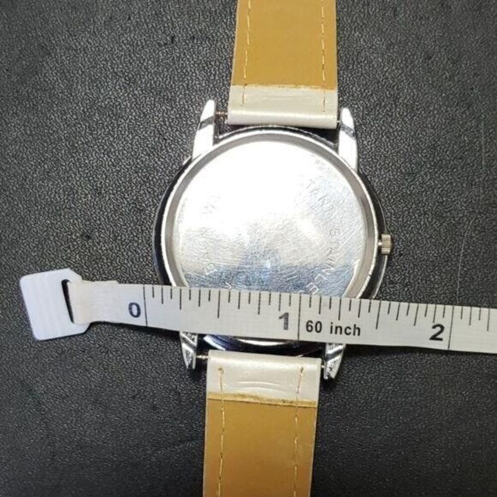 Cream and silver tone Hello Kitty watch - Picture 8 of 12